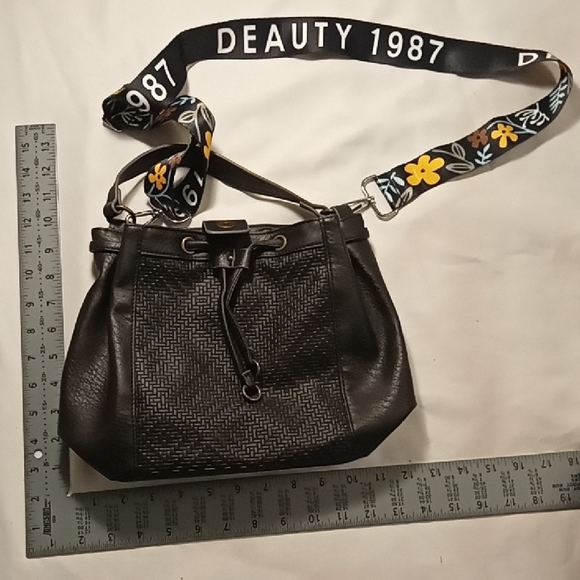 Black Quilted Shoulder Bag with Textured Design - Picture 1 of 10